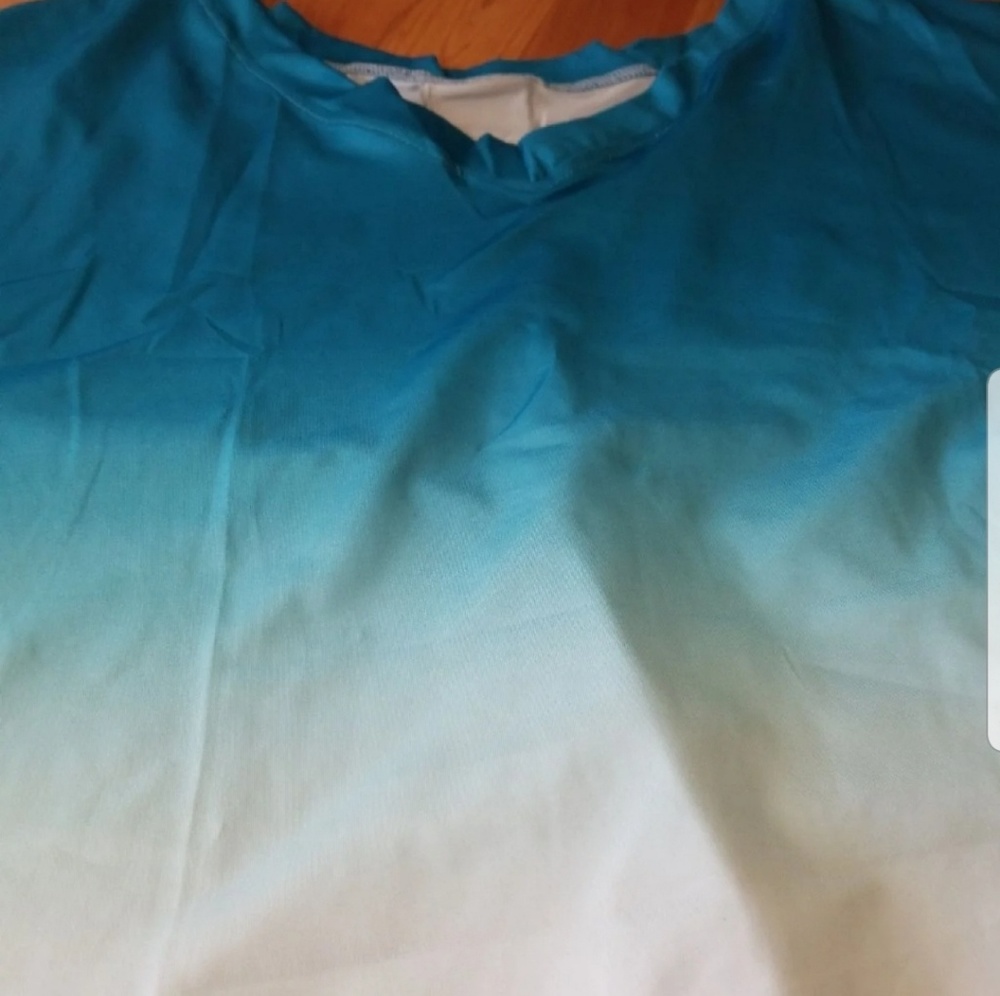 Gradient Top - Picture 4 of 4